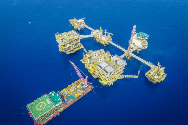 Plataforma petrolífera offshore - Representando nossa experiência em grandes projetos